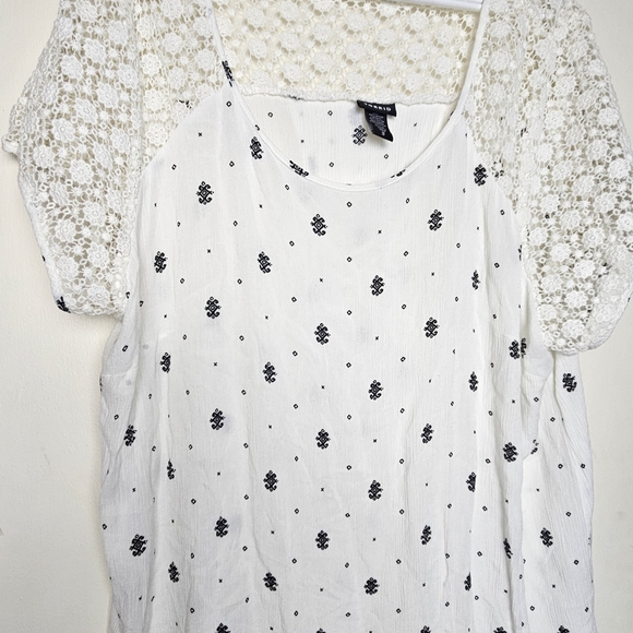 Torrid Crochet Sleeves Top, Size 3, white - Picture 1 of 7